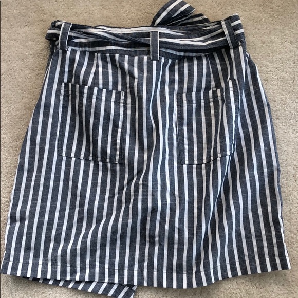 Wrap tie waist stripe skirt medium - Picture 2 of 2
